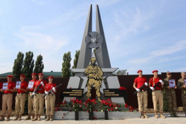 В Кирсанове открыли памятник землякам, погибшим в ходе спецоперации
