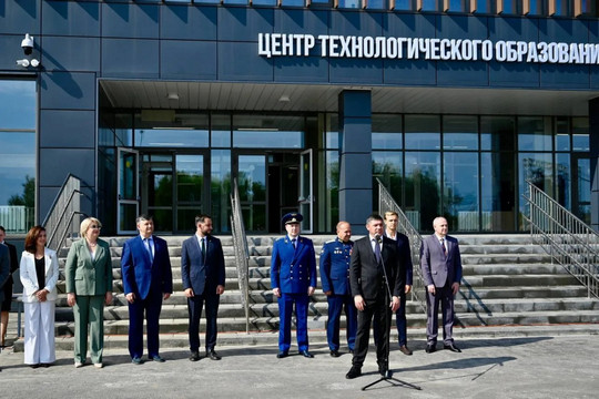Евгений Первышов открыл инновационную школу на 1100 мест в Тамбове (фото: tambov.gov.ru/Павел Васильев)