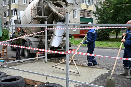 Новые площадки для крупногабаритных отходов устанавливают на трёх улицах в Тамбове (фото: администрация города Тамбова)