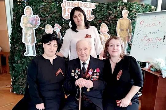 Ветеран Великой Отечественной войны встретился с молодежью (фото: tambov.spravedlivo.ru)